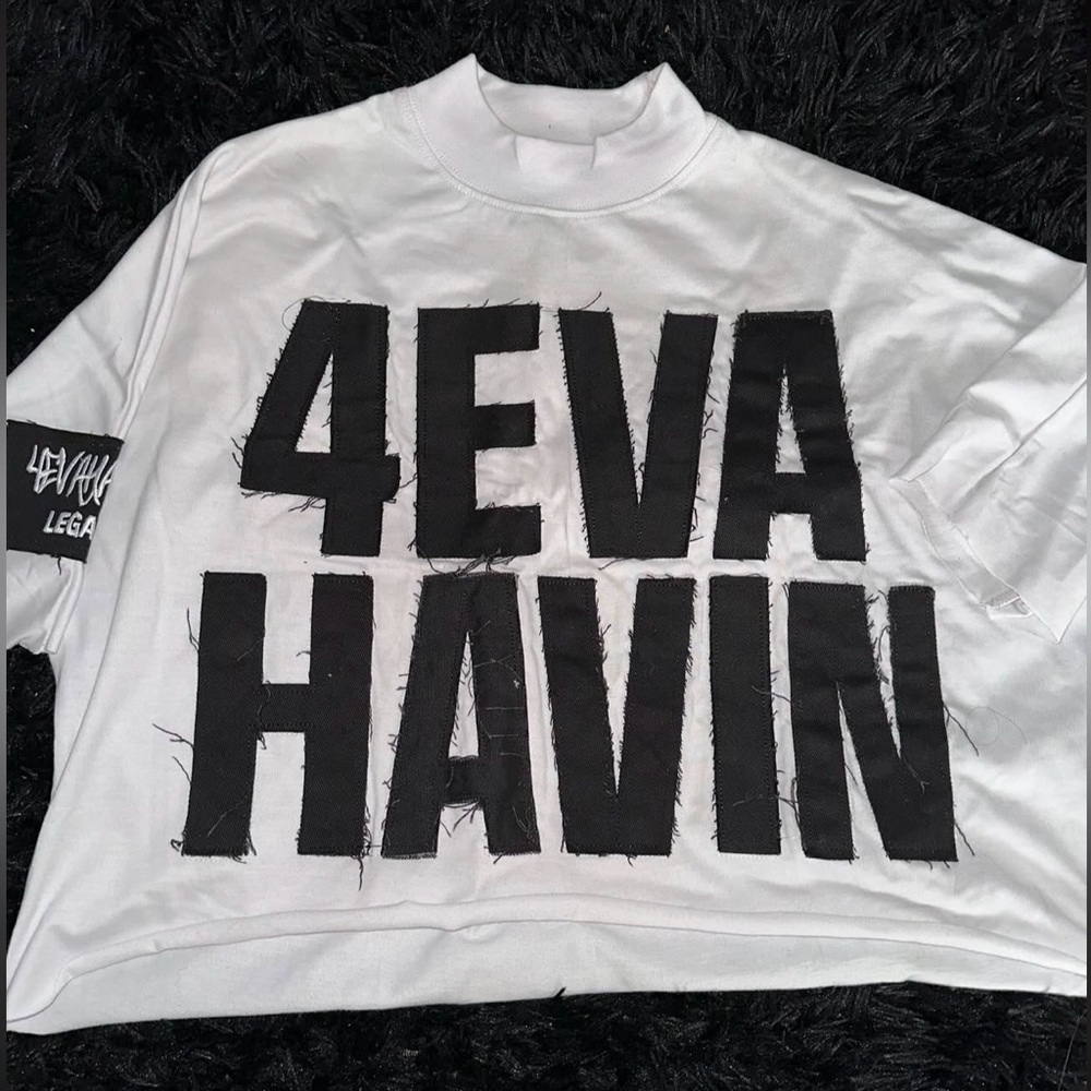 4EVA HAVIN Boxy Tee